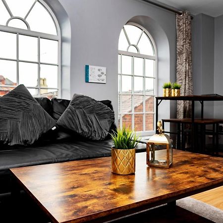 The Glyndwr - Berwyn House Apartment Wrexham Bagian luar foto