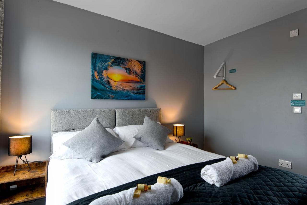 The Glyndwr - Berwyn House Apartment Wrexham Bagian luar foto