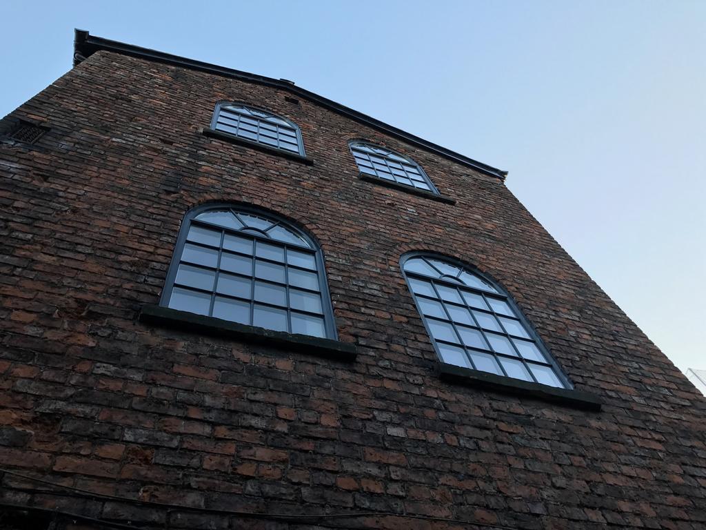 The Glyndwr - Berwyn House Apartment Wrexham Bagian luar foto